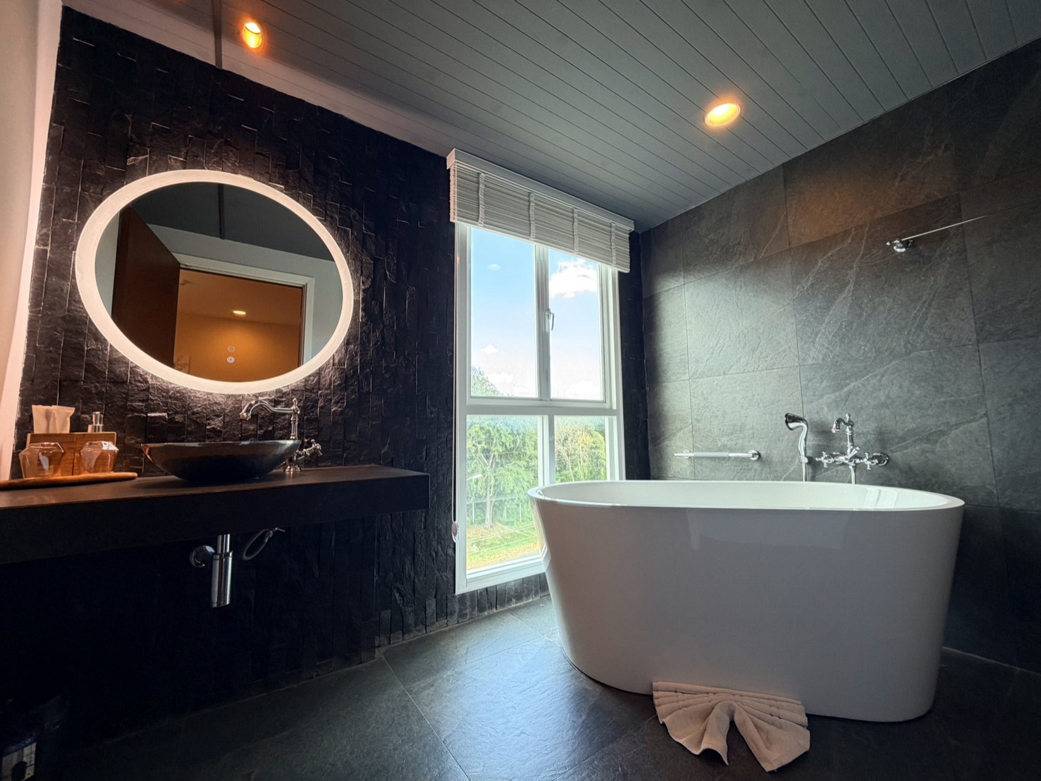 Grand Deluxe Double With Bathtub