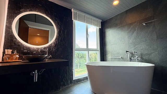Grand Deluxe Double With Bathtub