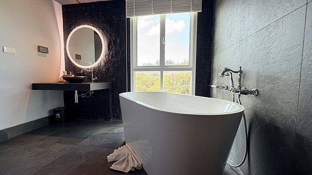 Grand Deluxe Double With Bathtub