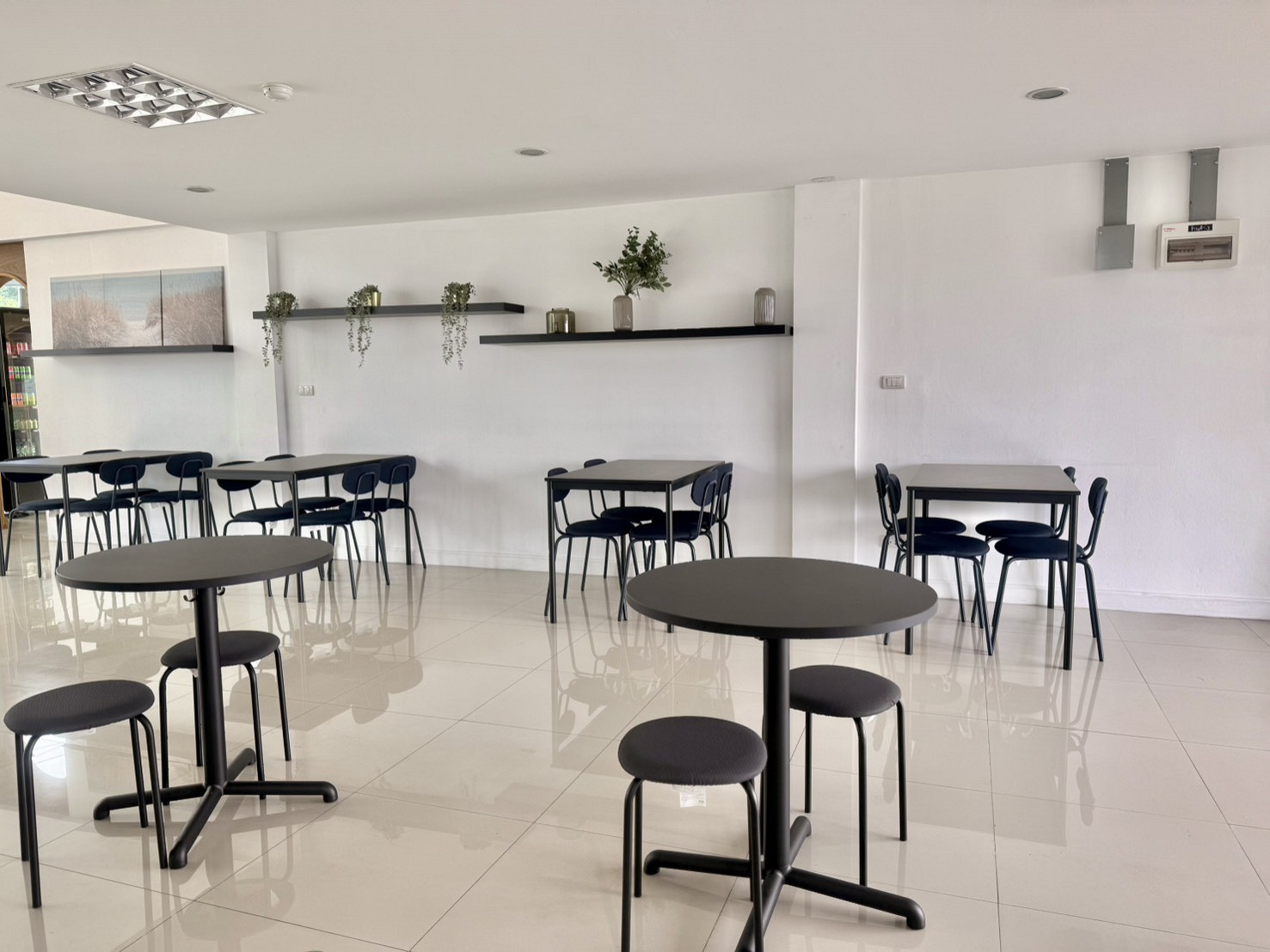 Tharn Samut Dining Room