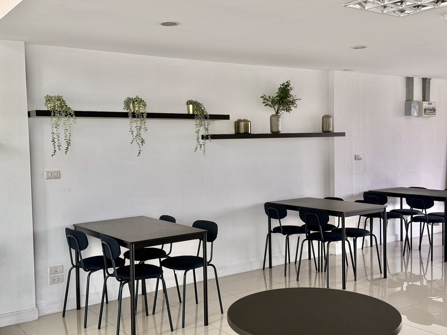 Tharn Samut Dining Room