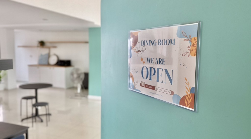 Tharn Samut Dining Room