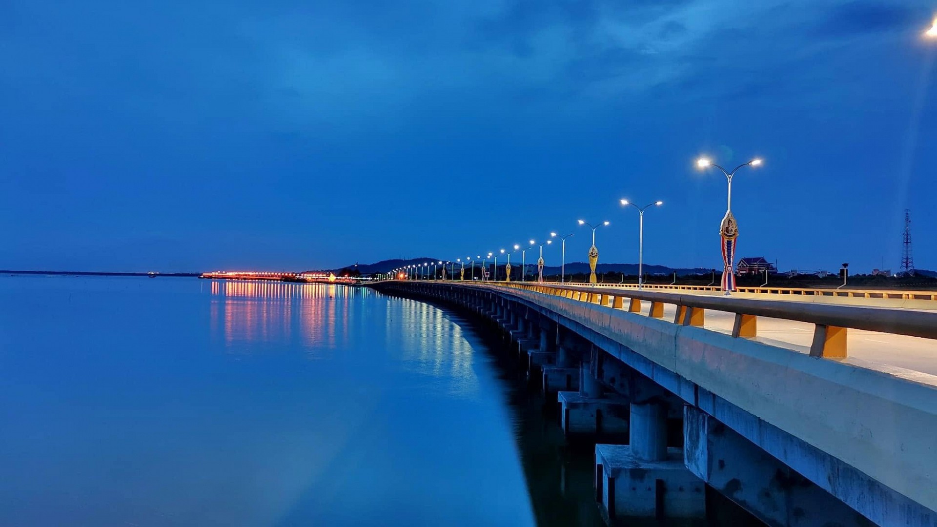 Chonlamark Withit Bridge (Chonburi Beach Bridge)